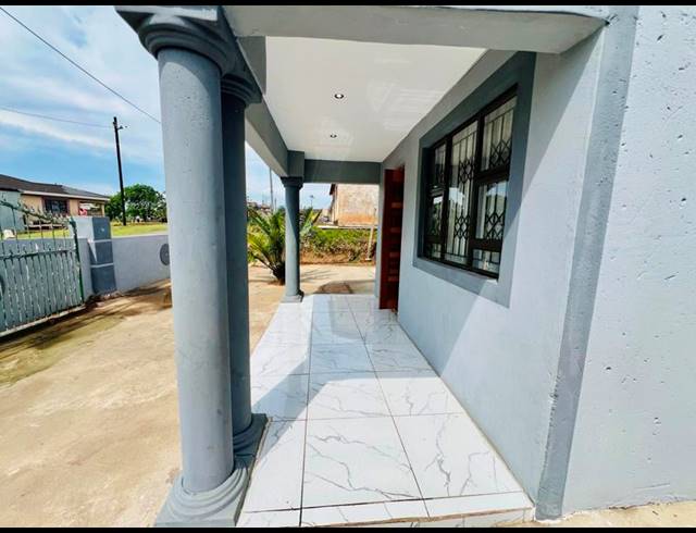 2 BEDROOM HOUSE FOR SALE IN KWAMASHU